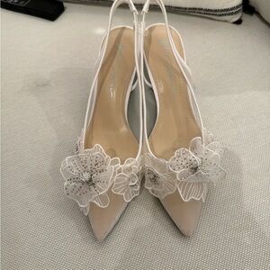 Elegant floral ivory Petra Betsey Johnson block heels